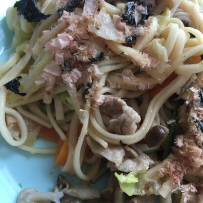 子供も食べるのでネギも炒めて柔らかくしました！子供が麺料理が好きでいつもと違う食べ方にしたくて。いっぱい食べてくれました(^_^)